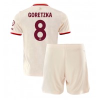 Dětský fotbalový dres Bayern Munich Leon Goretzka #8 2024-25 Třetí Krátký Rukáv (+ trenýrky)